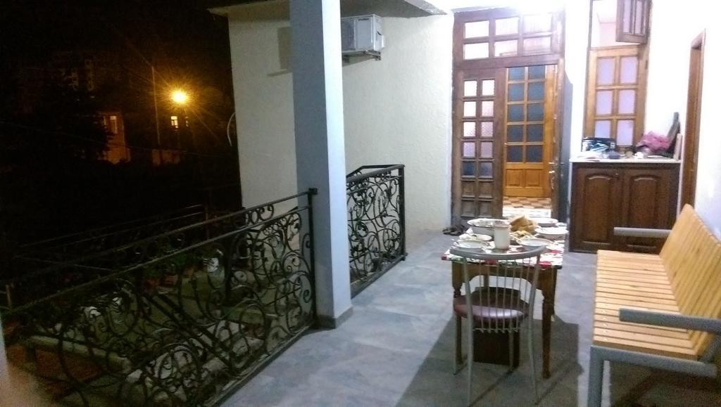 Apartments Komakhidze 68 Batumi Exterior photo